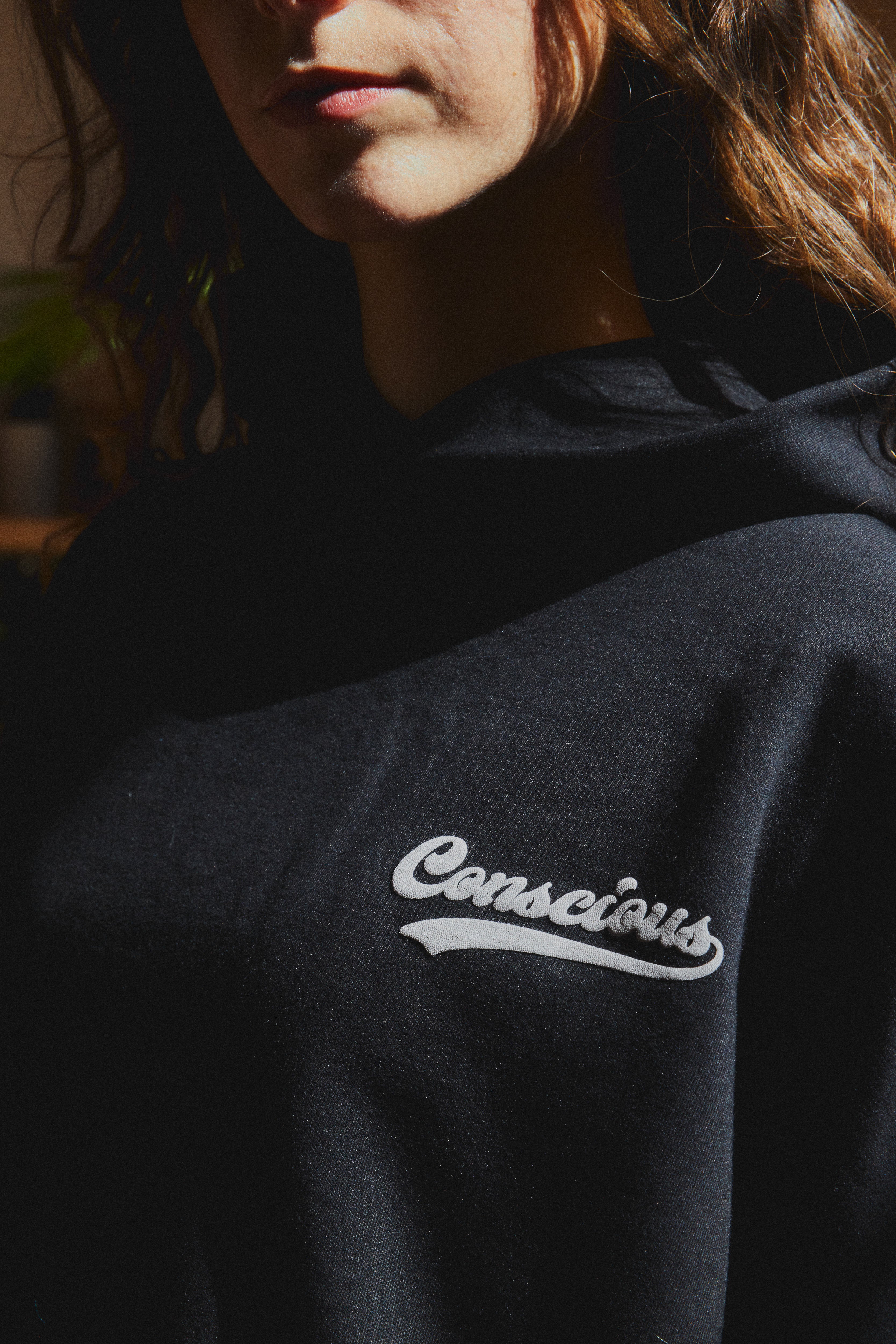 CONS ® NEGRO HIDDEN POCKETS HOODIE