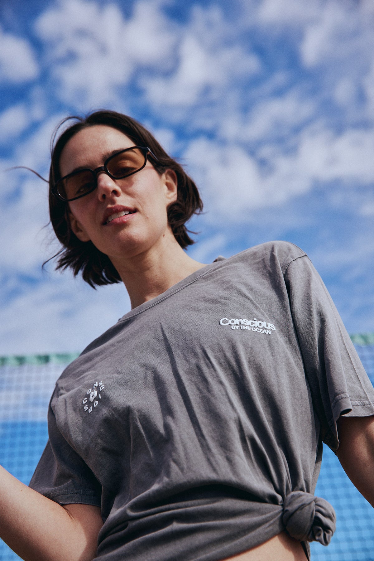 POLERA CONS BY THE OCEAN GRAY