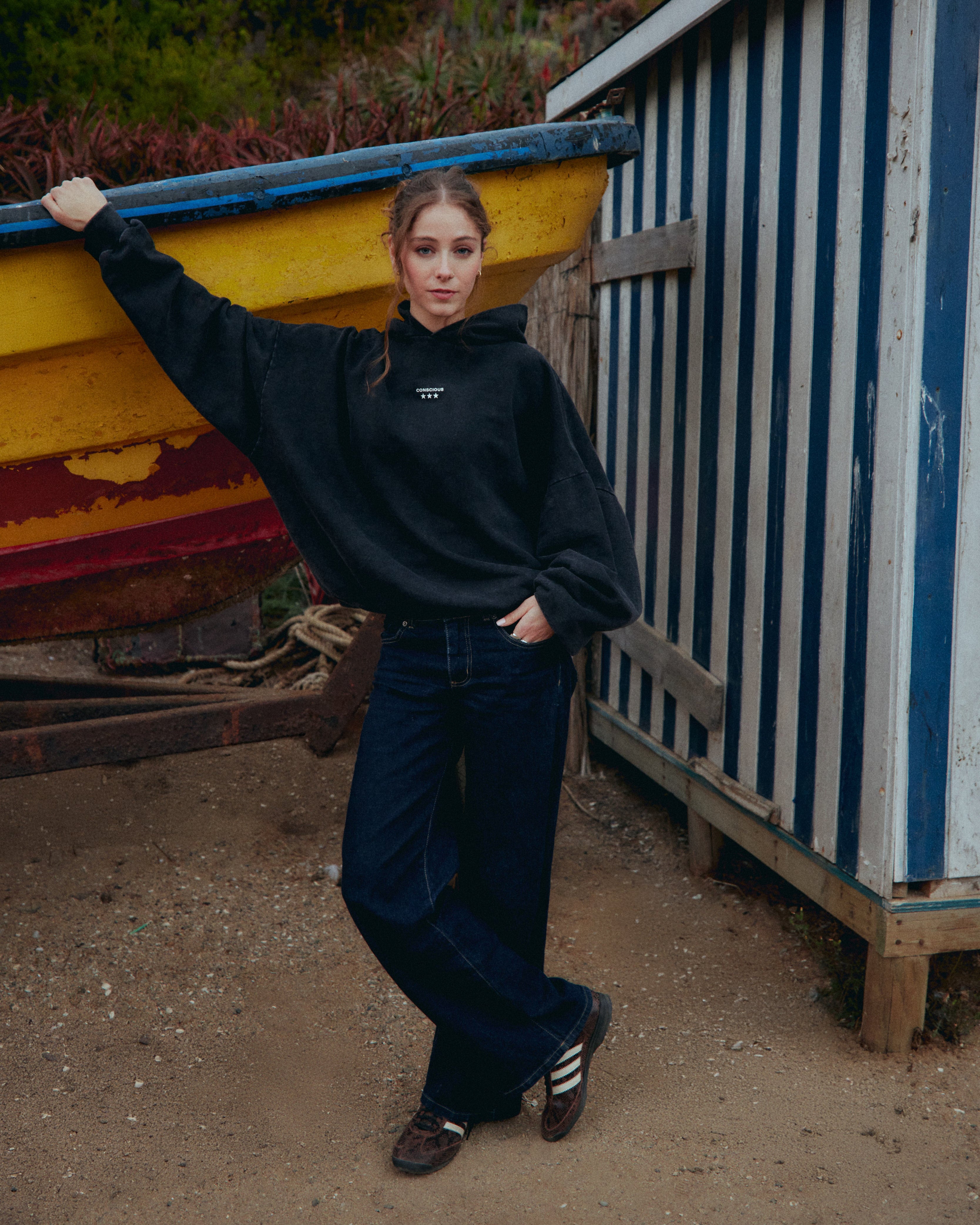 THREE STARS NEGRO ACID WASH HIDDEN POCKETS HOODIE