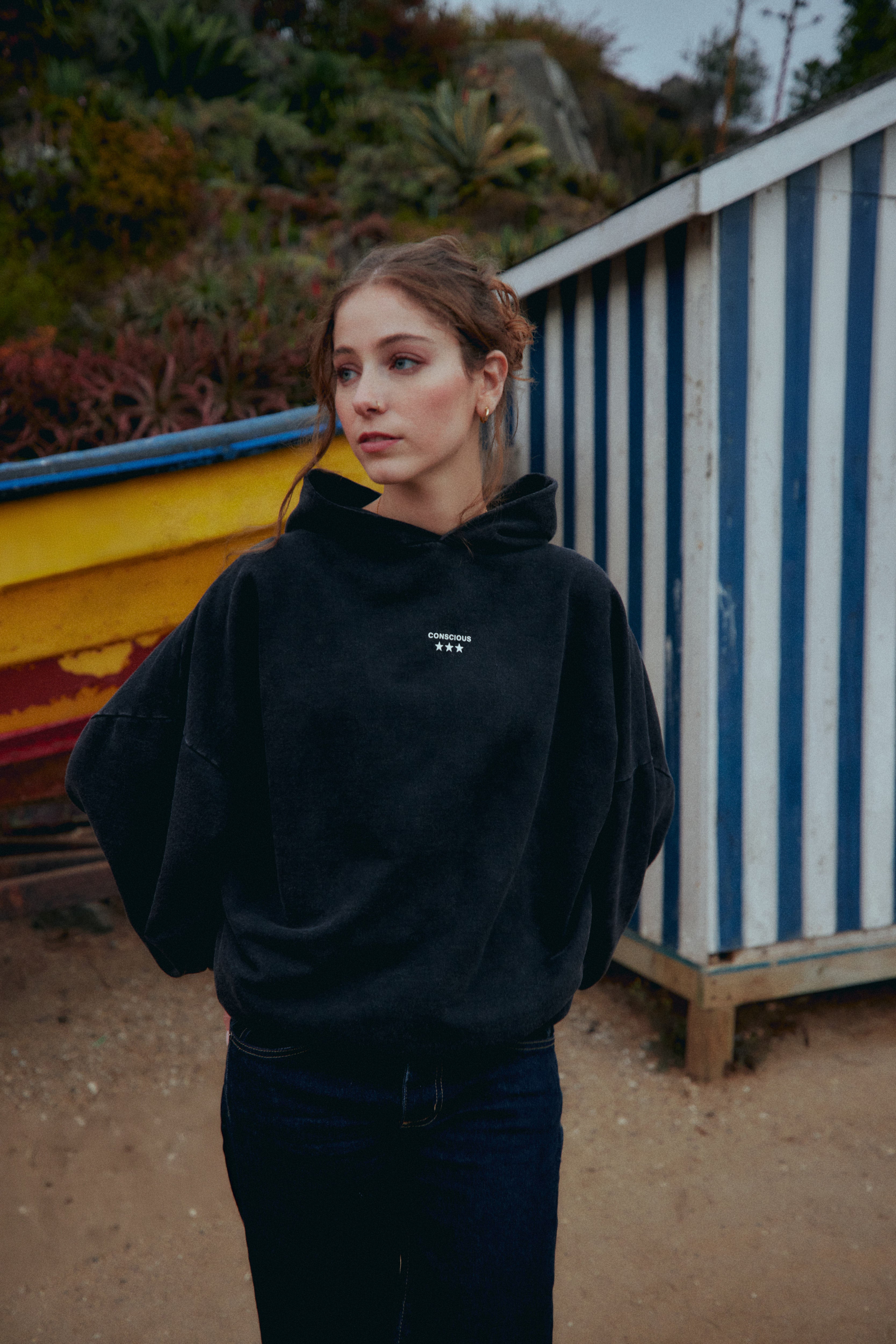 THREE STARS NEGRO ACID WASH HIDDEN POCKETS HOODIE
