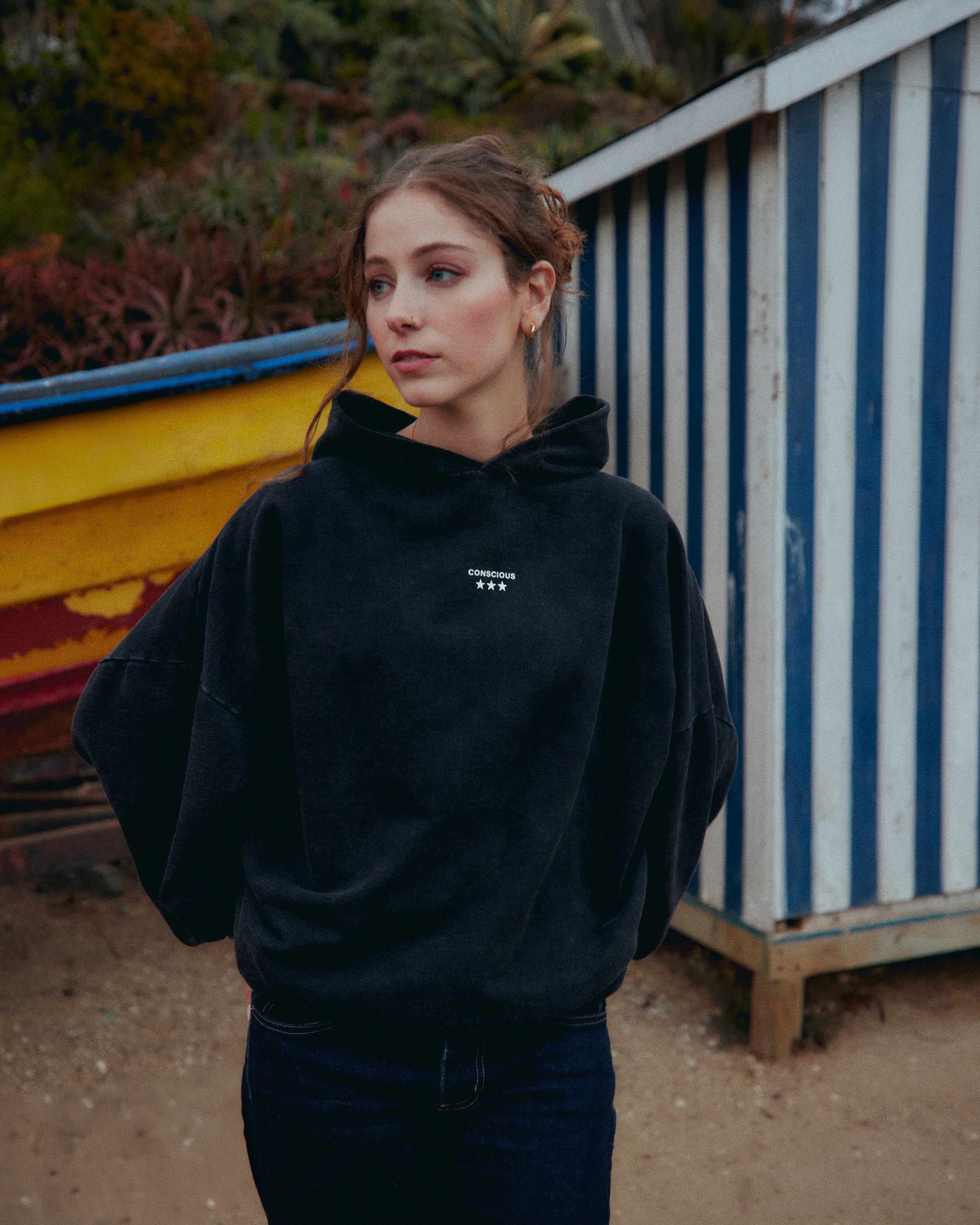 THREE STARS NEGRO ACID WASH HIDDEN POCKETS HOODIE