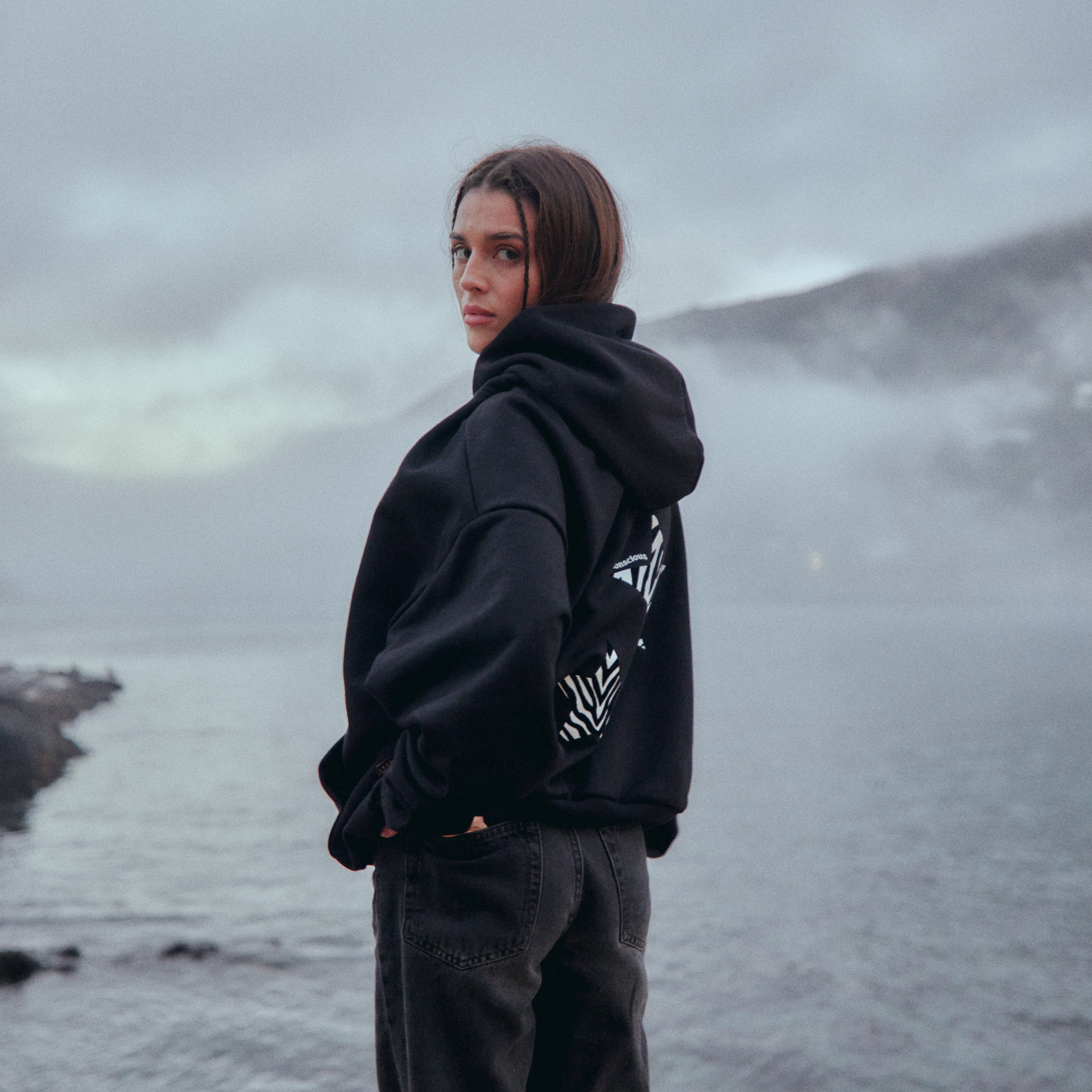 HOODIE PRINT STARS NEGRO