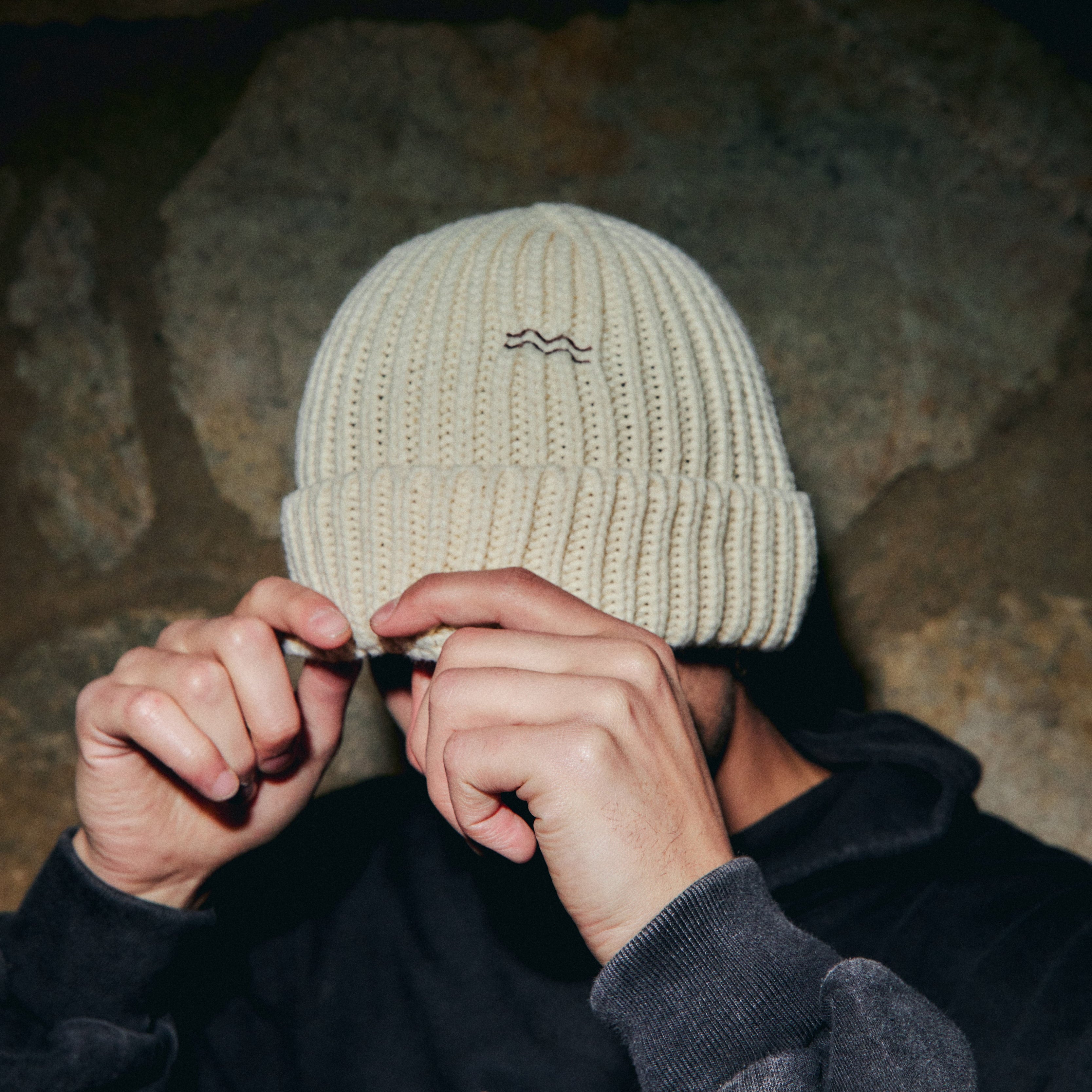 BEANIE WAVES BEIGE