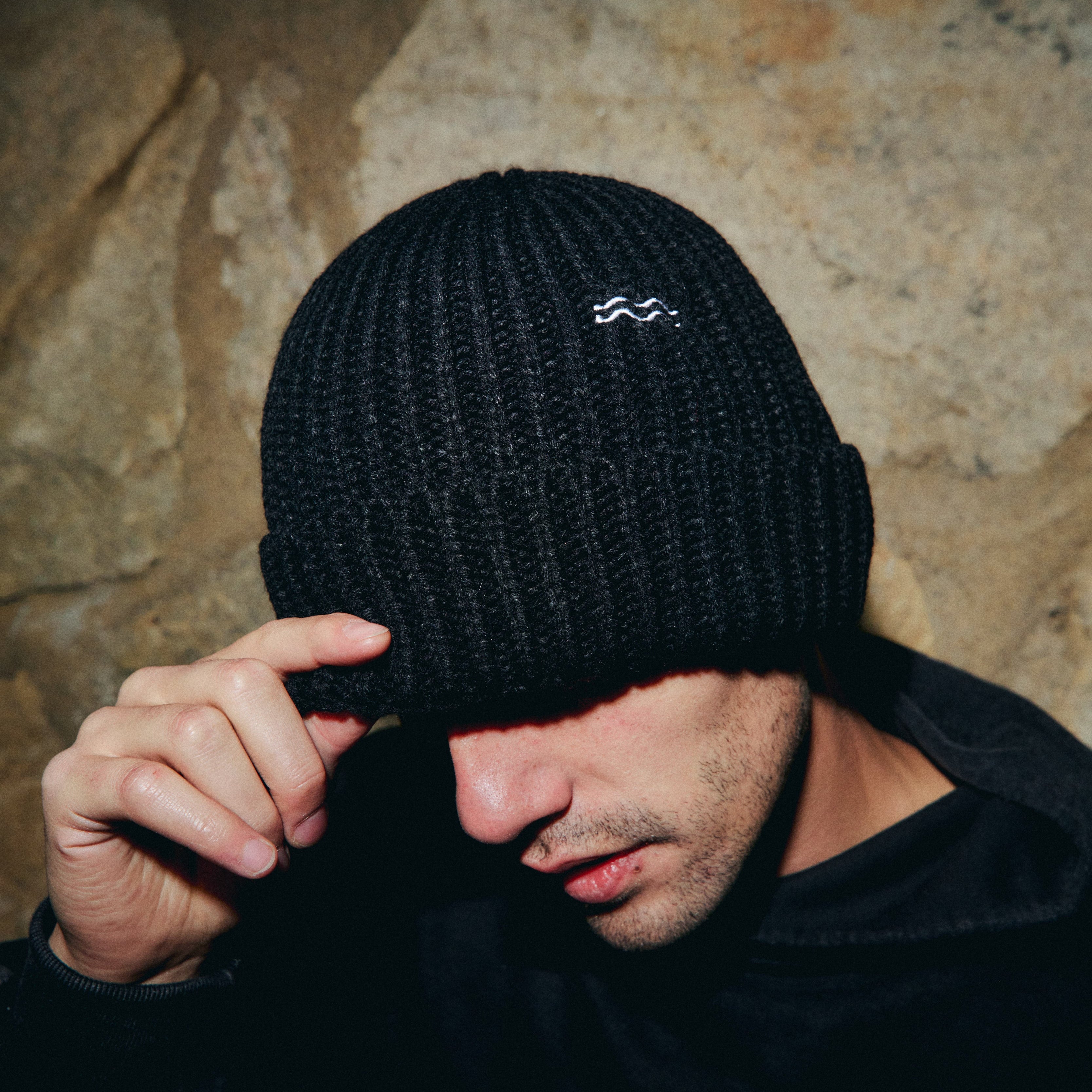 BEANIE WAVES NEGRO