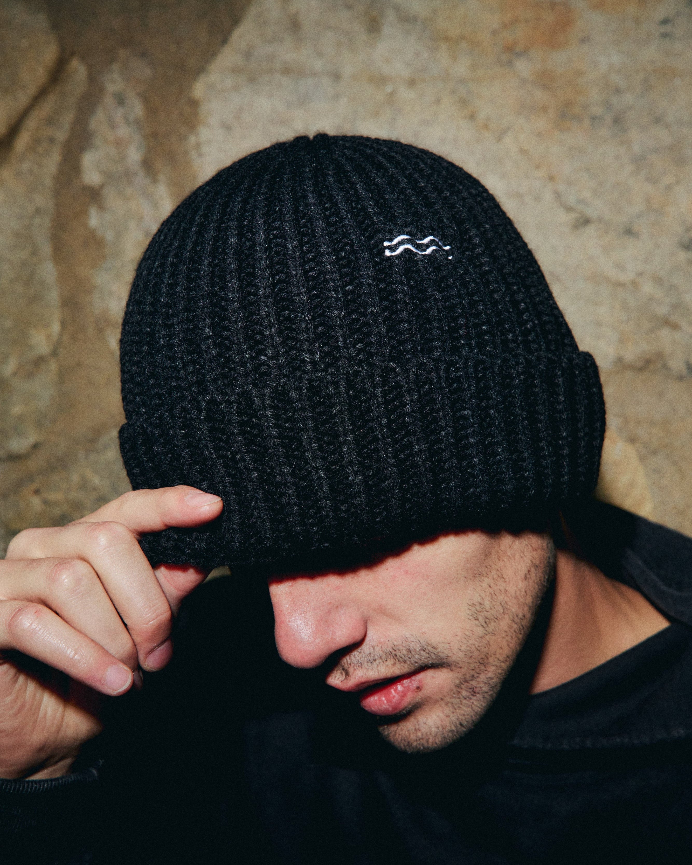 BEANIE WAVES NEGRO