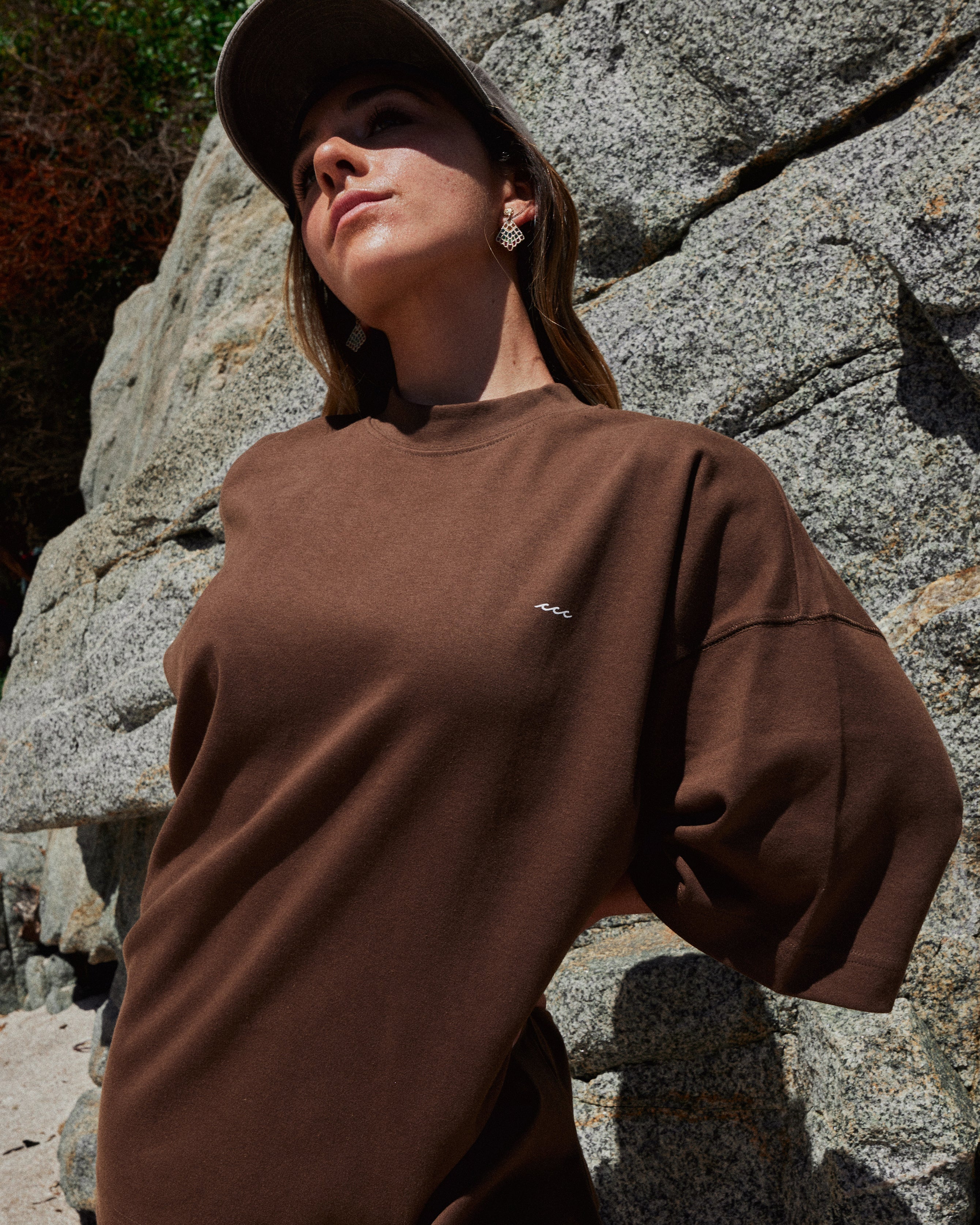 POLERA SMILE BROWN OVERSIZE