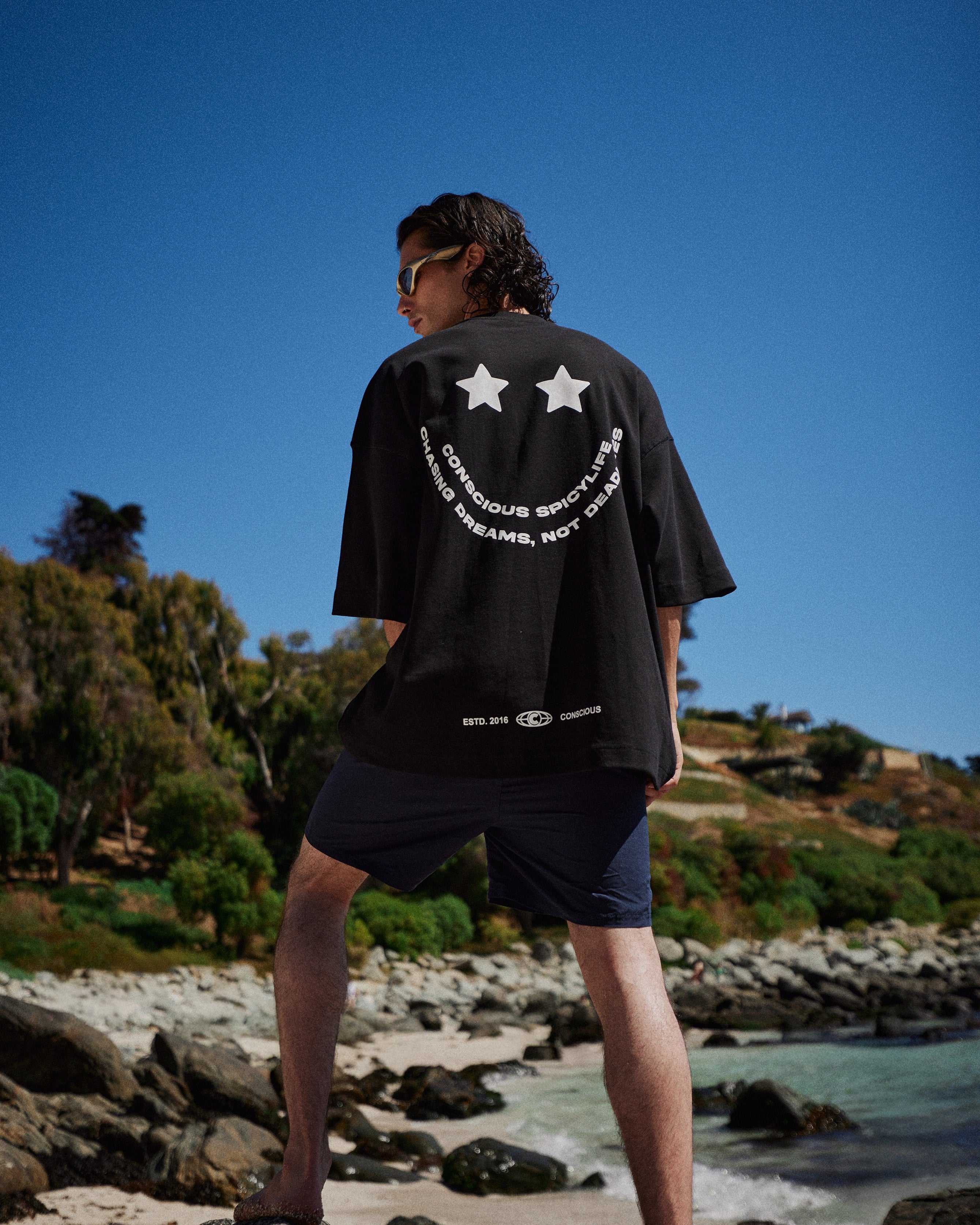 POLERA SMILE BLACK OVERSIZE