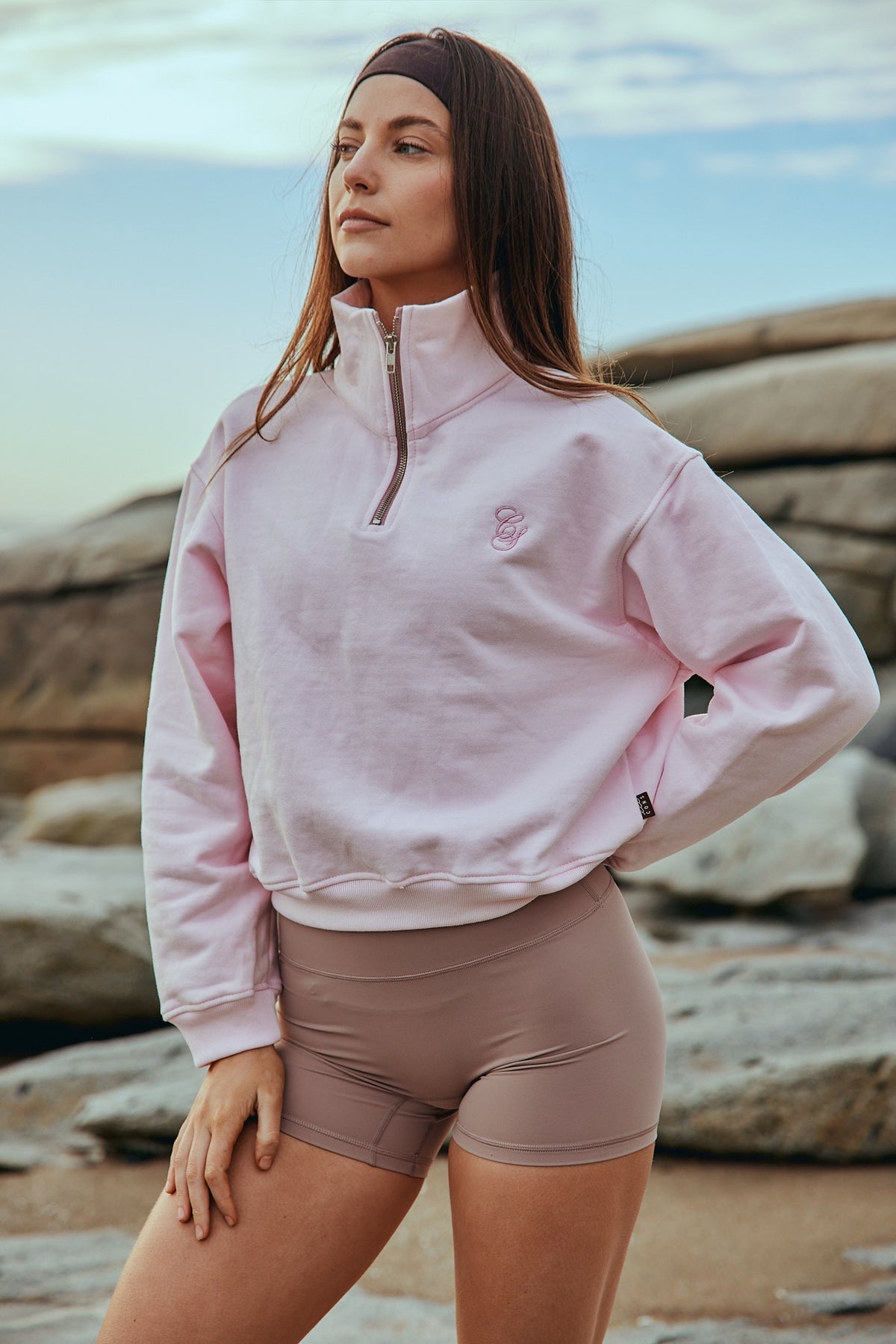 QUARTER ZIP SCRIPT ROSA