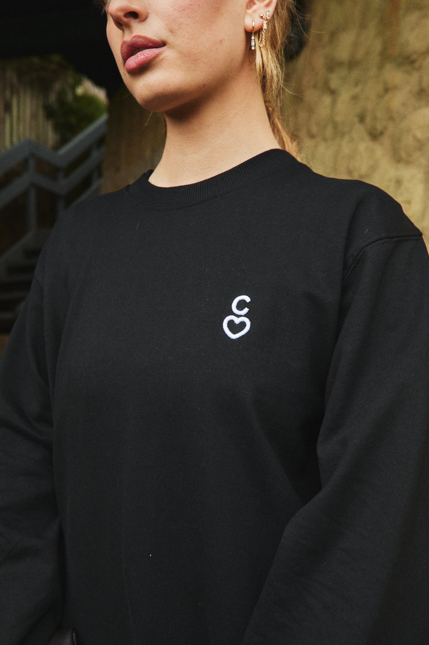 CREW NECK CONS HEART ♀