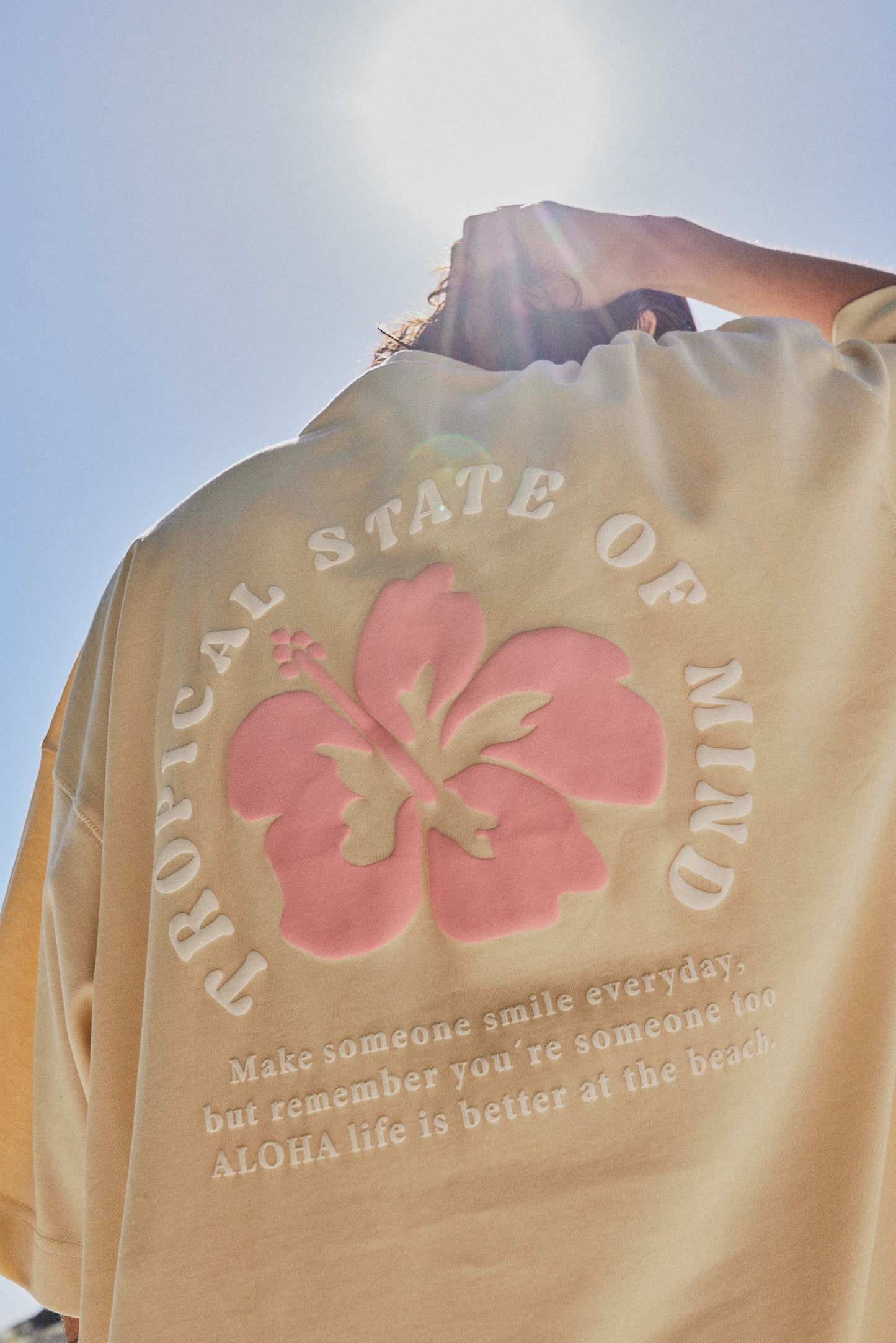 POLERA HAWAII VIBES BEIGE OVERSIZE ♂