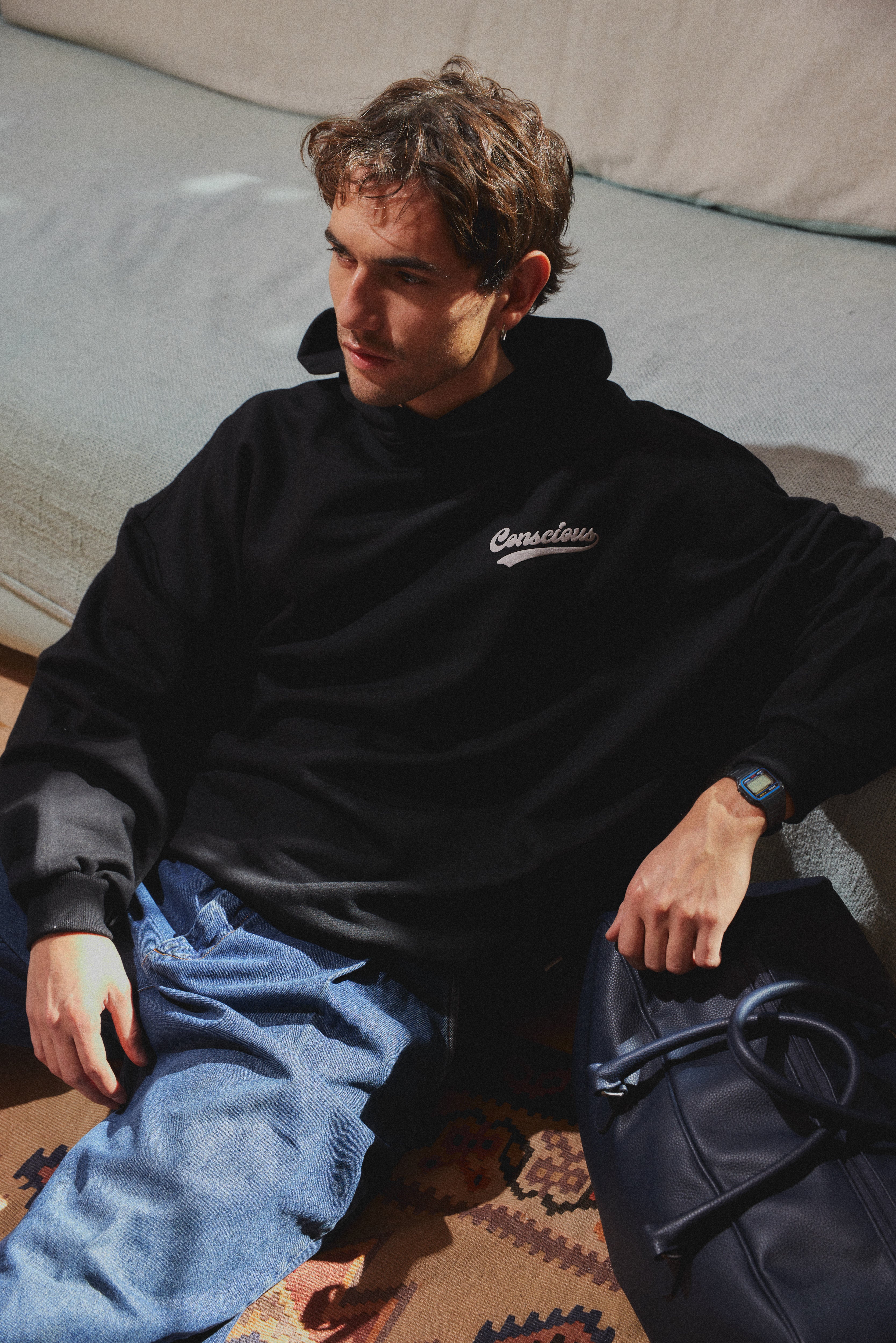CONS ® NEGRO HIDDEN POCKETS HOODIE