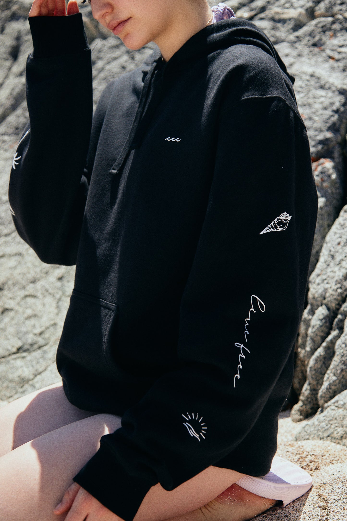 HOODIE SLEEVE BEACH NEGRO ♀