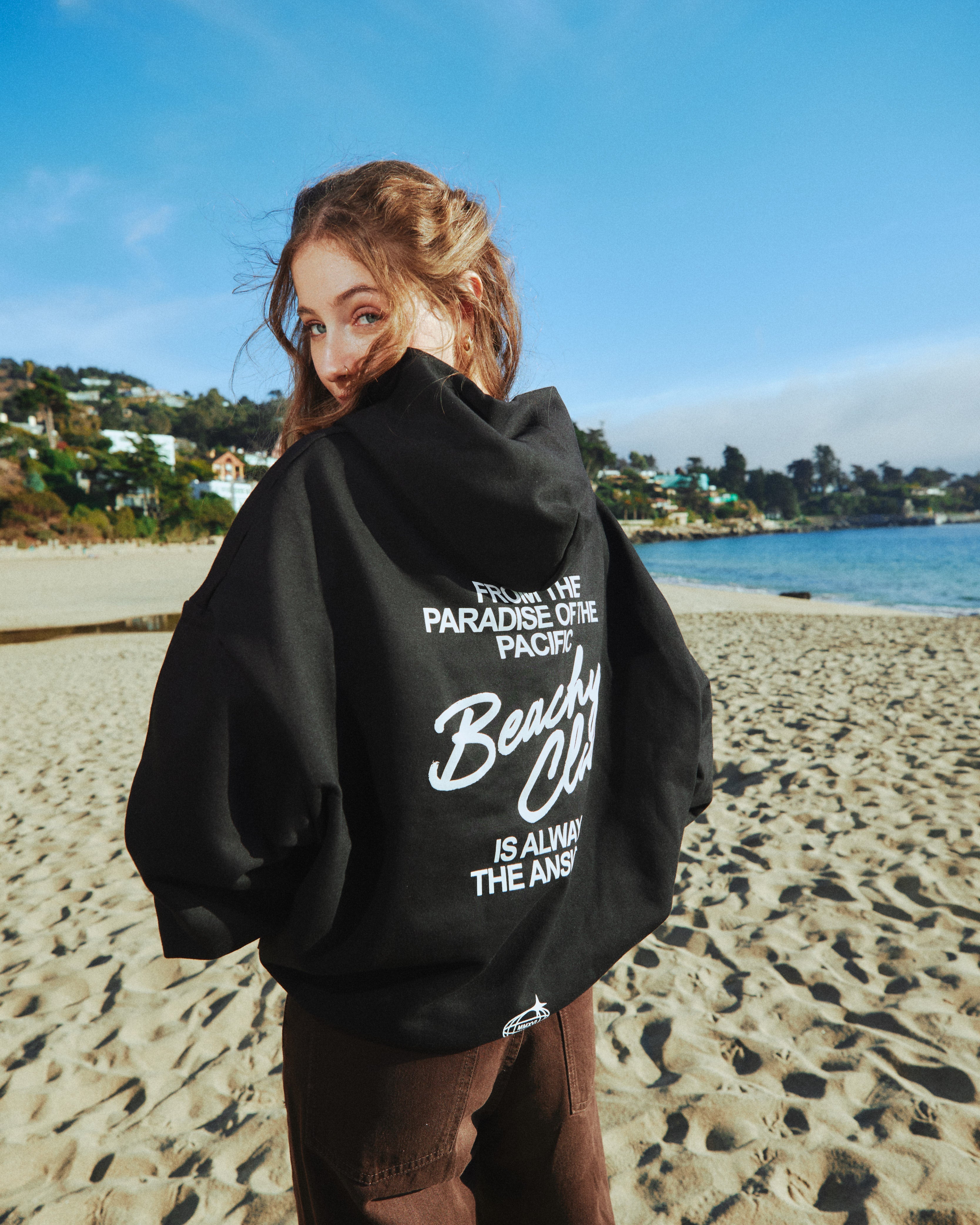 BEACHY HIDDEN POCKETS HOODIE