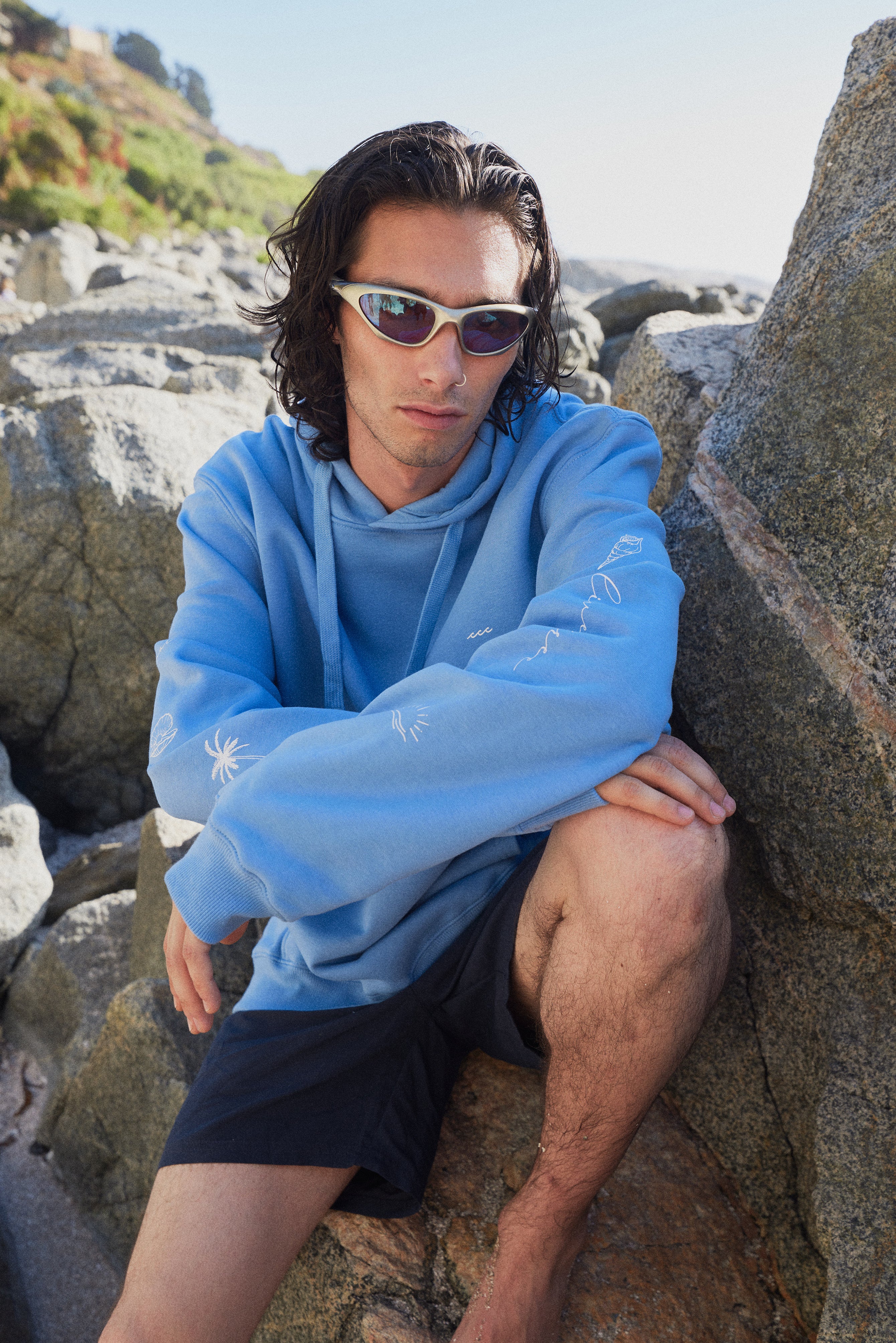 HOODIE SLEEVE BEACH SKY