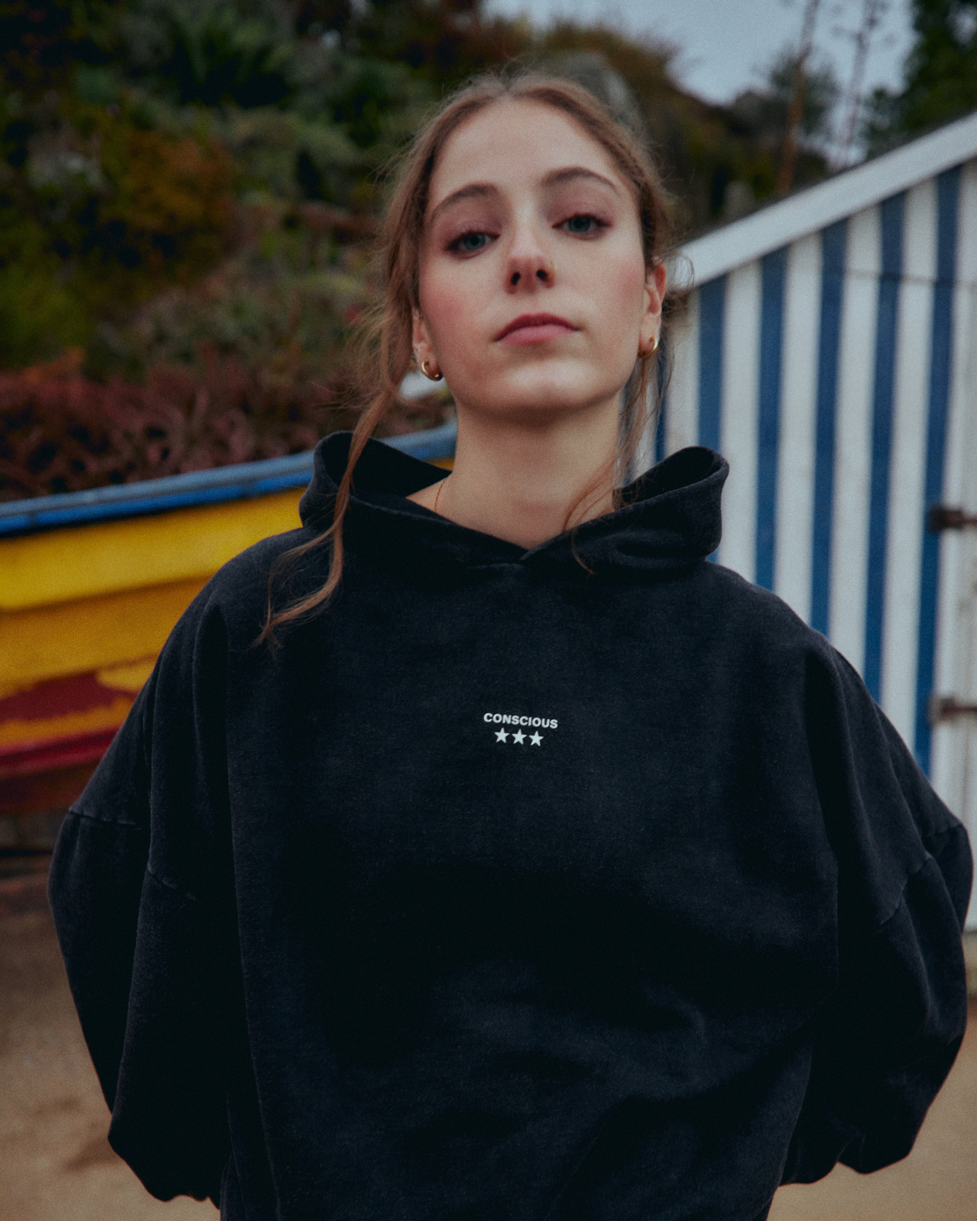 THREE STARS NEGRO ACID WASH HIDDEN POCKETS HOODIE