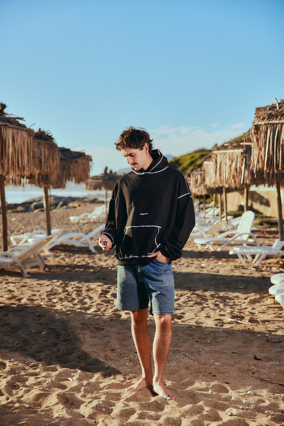 HOODIE OUTLINE BLACK