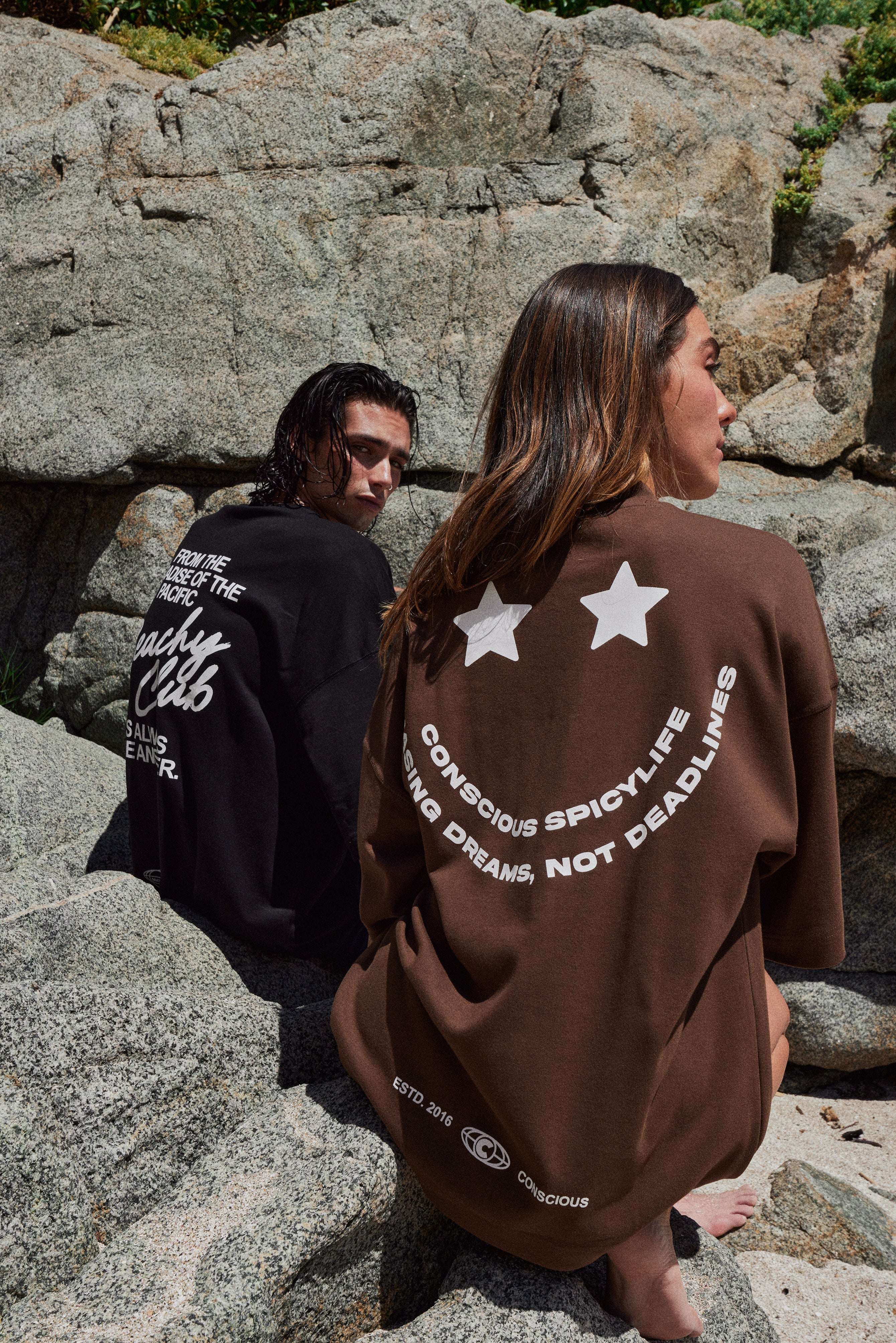 POLERA SMILE BROWN OVERSIZE