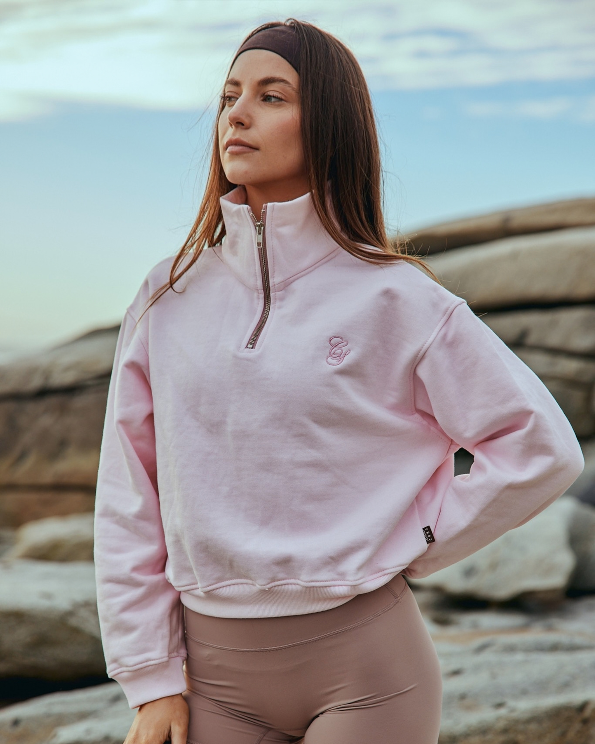 QUARTER ZIP SCRIPT ROSA