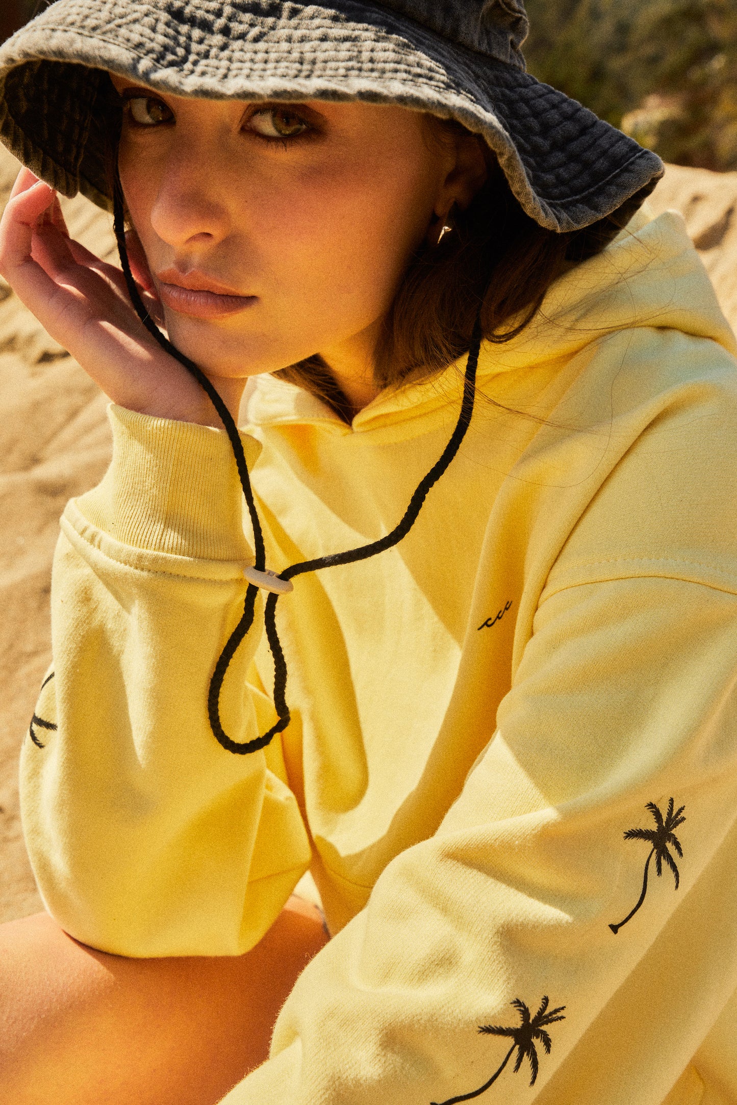 HOODIE PALM TREE BUTTER BOXY FIT♀