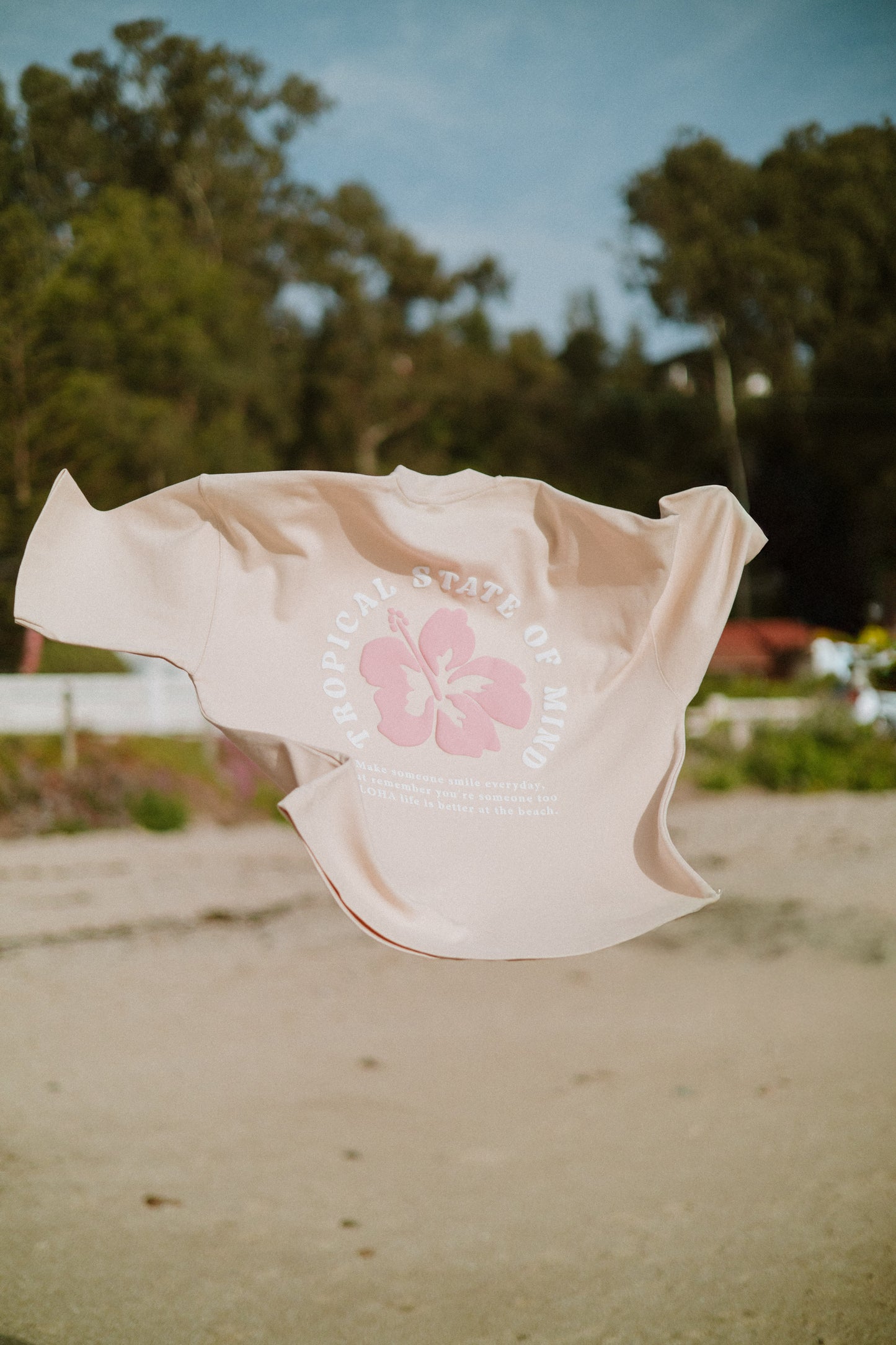POLERA HAWAII VIBES BEIGE OVERSIZE ♀