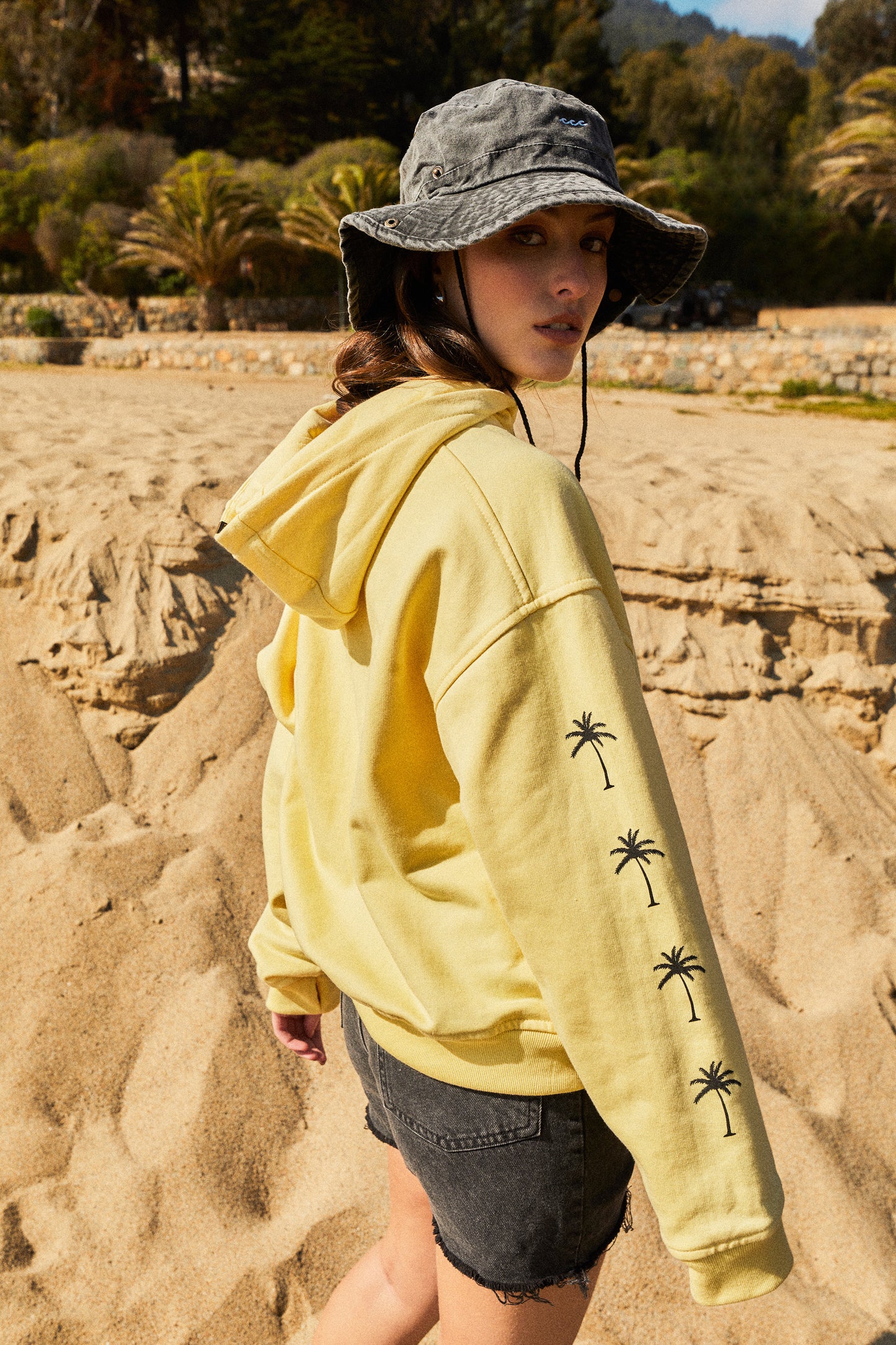 HOODIE PALM TREE BUTTER BOXY FIT♀