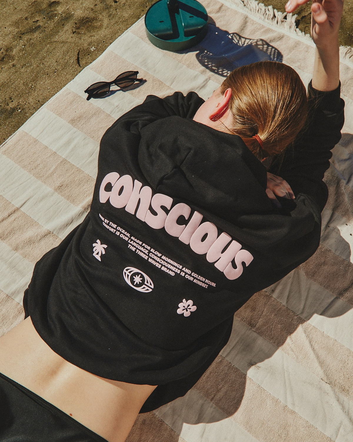 OCEAN BORN BLACK HIDDEN POCKETS HOODIE