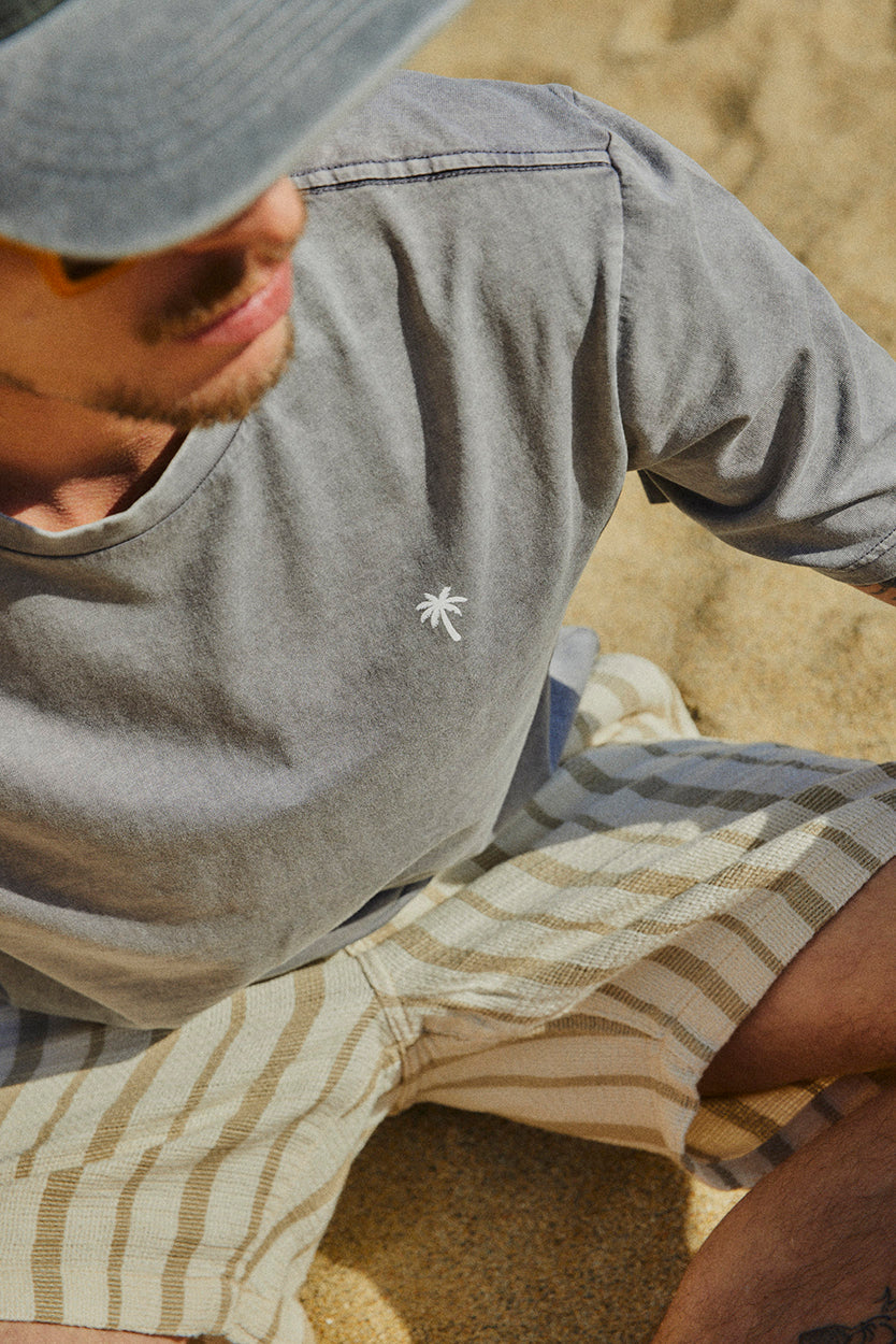 POLERA PALM TREE ACID WASH GRAY ♂