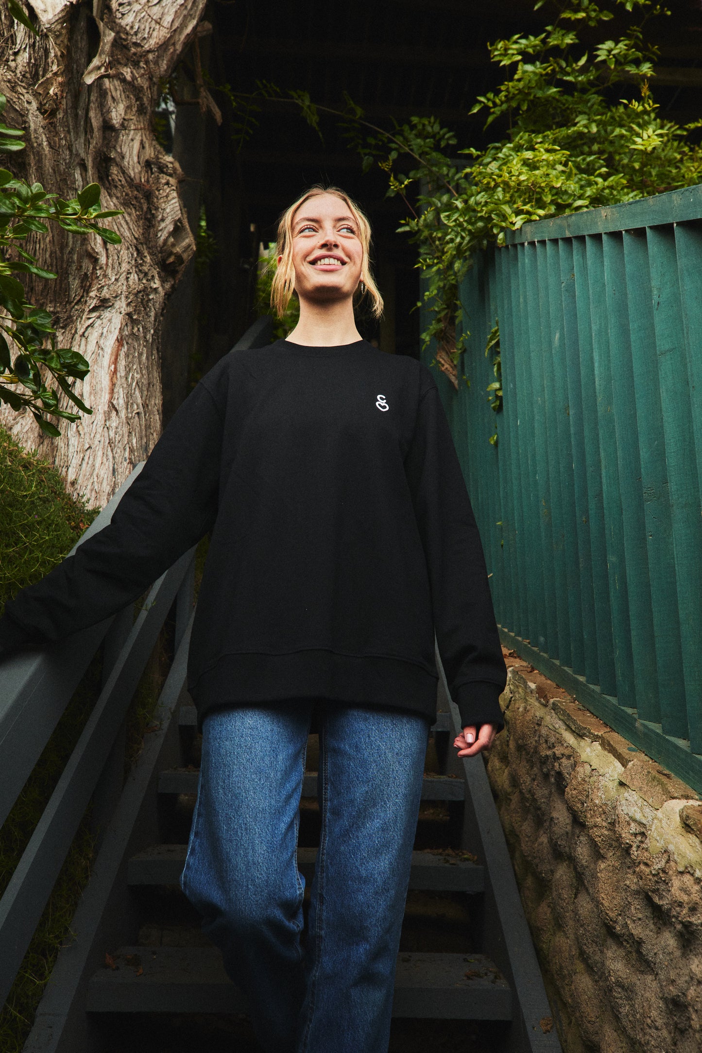 CREW NECK CONS HEART ♀