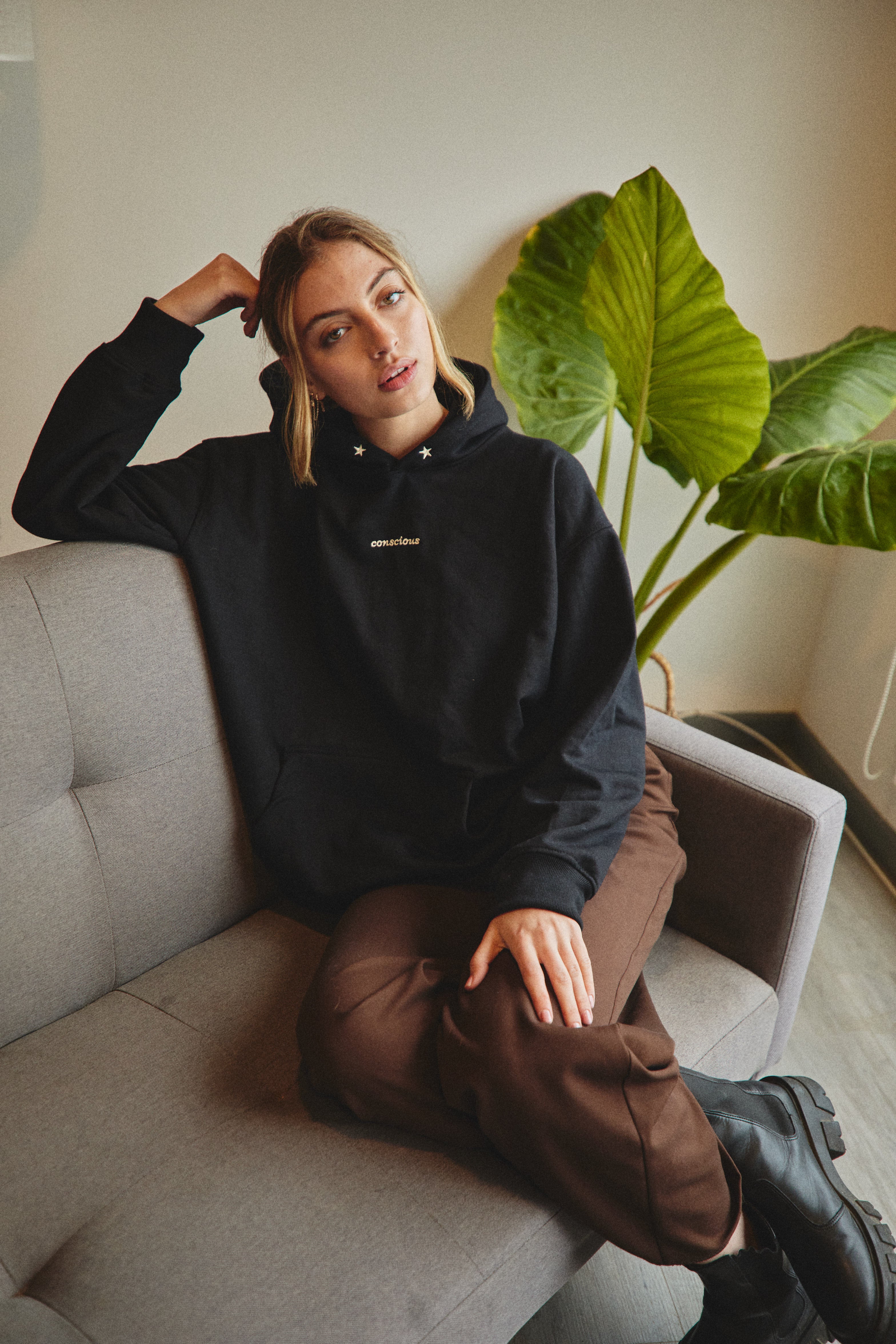 HOODIE CONSCIOUS STARS BLACK OVERSIZE