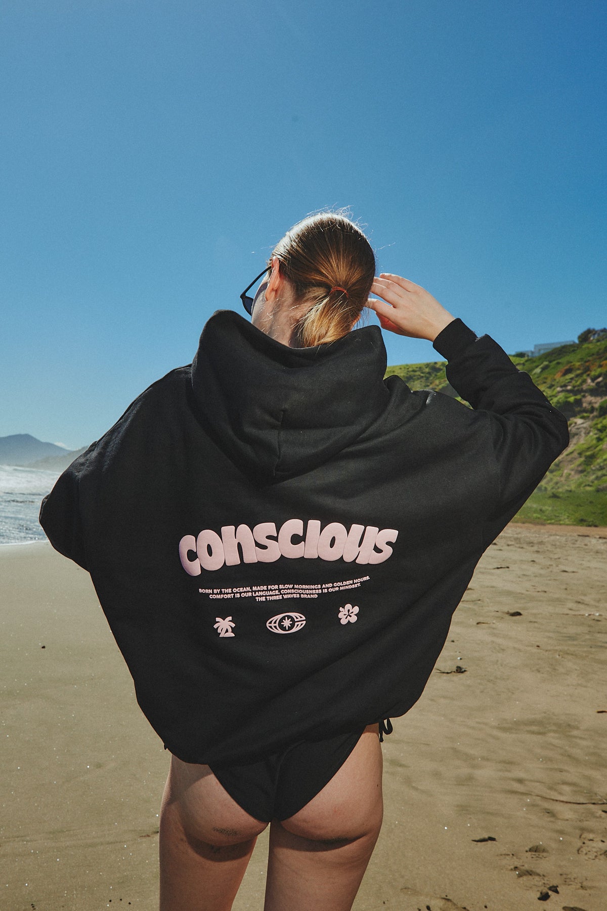 OCEAN BORN BLACK HIDDEN POCKETS HOODIE