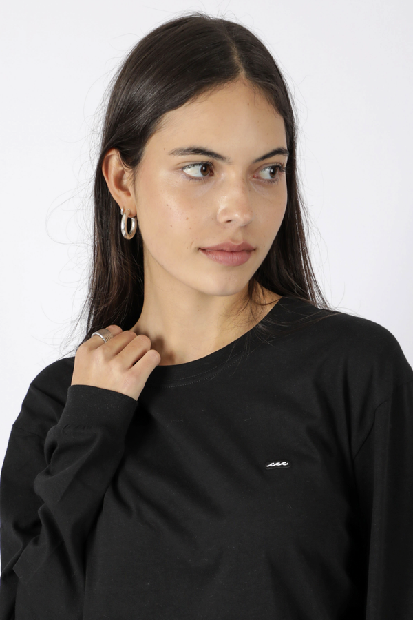 POLERA M/L PATCH BLACK ♀