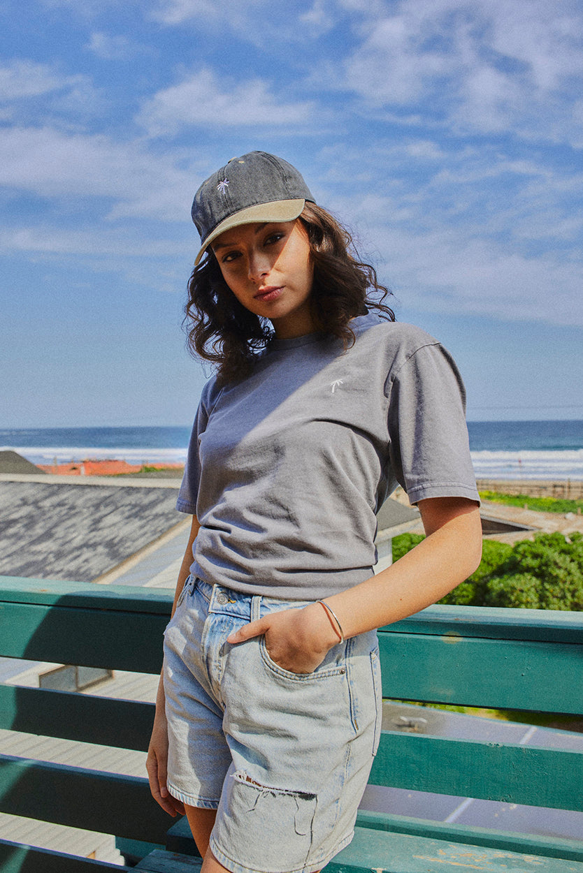 POLERA PALM TREE ACID WASH GRAY ♀